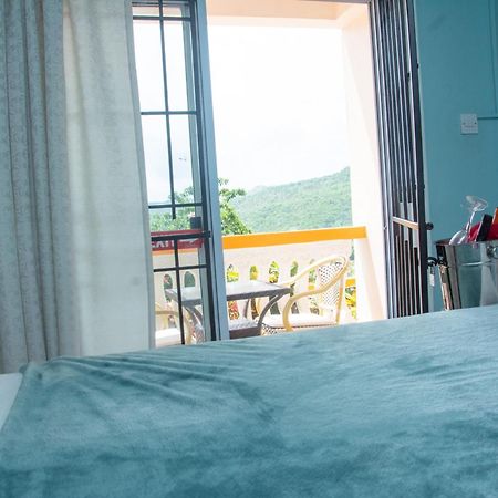 Mountain View Apartments Gros Islet Exterior photo